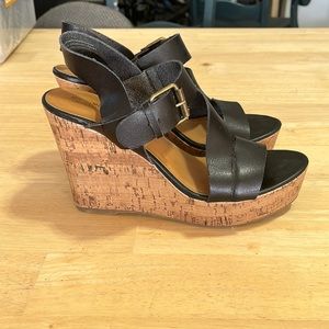 Super Cute and Comfy Strappy Black Wedges